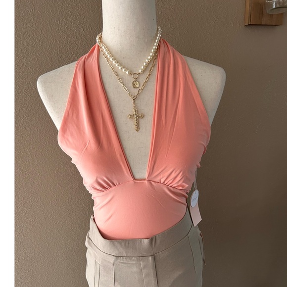 Halter v neckline bodysuit - Picture 5 of 7